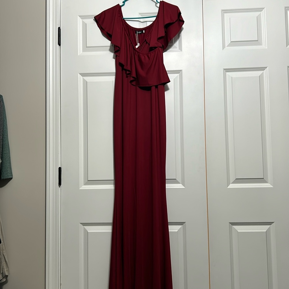 NWT Maternity gown-small